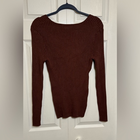 Elegant Brown Ribbed Women's Top - Picture 7 of 10